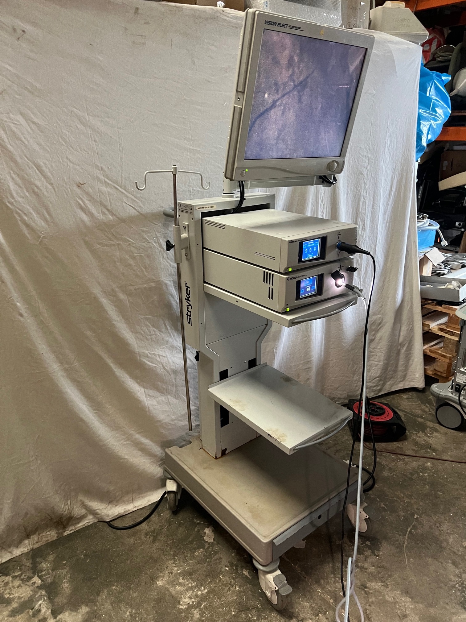 Écran Chirurgical Stryker 4K 32" - Reconditionné - Avec Alimentation - Fonctionnel
