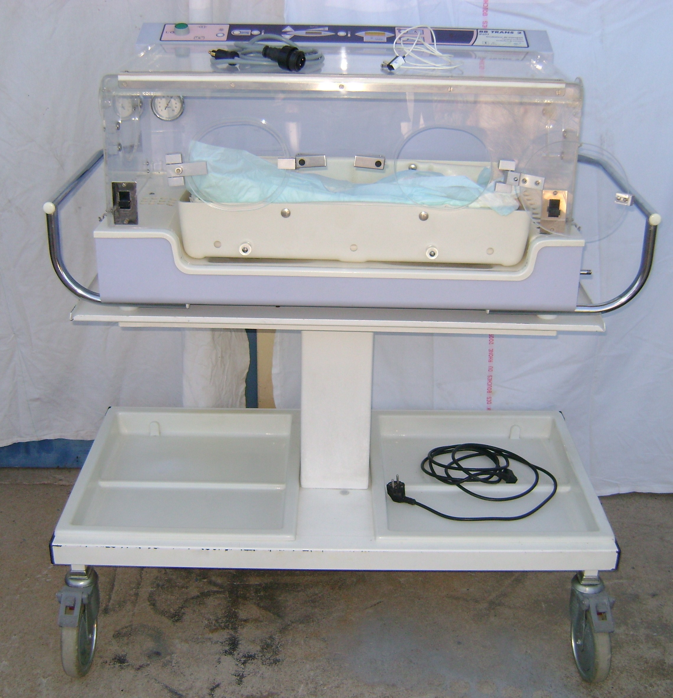Couveuse Incubateur De Transport Trans 2 Reconditionne Et Occasion Sept Medical Materiel Medical D Occasion Et Reconditionne