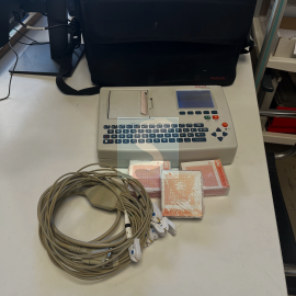 ECG Schiller modèle AT-101 Téle ECG Schiller modèle AT-101 Téle