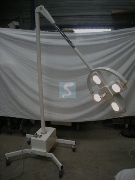 Eclairage mobile Angénieux AX 4 