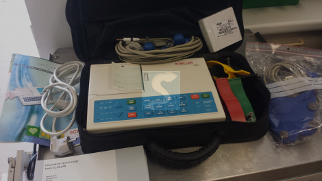 Electrocardiographe SCHILLER AT1  